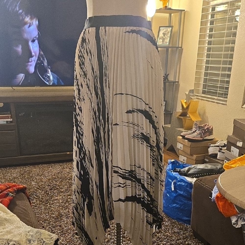 Express Black and White Abstract Midi Skirt